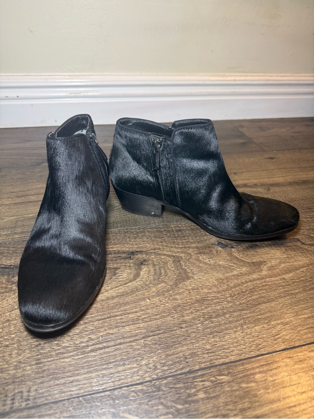 Sam Edelman Black Dyed Cow Fur Ankle Zip Booties Leather Size US 6M - Picture 2 of 11